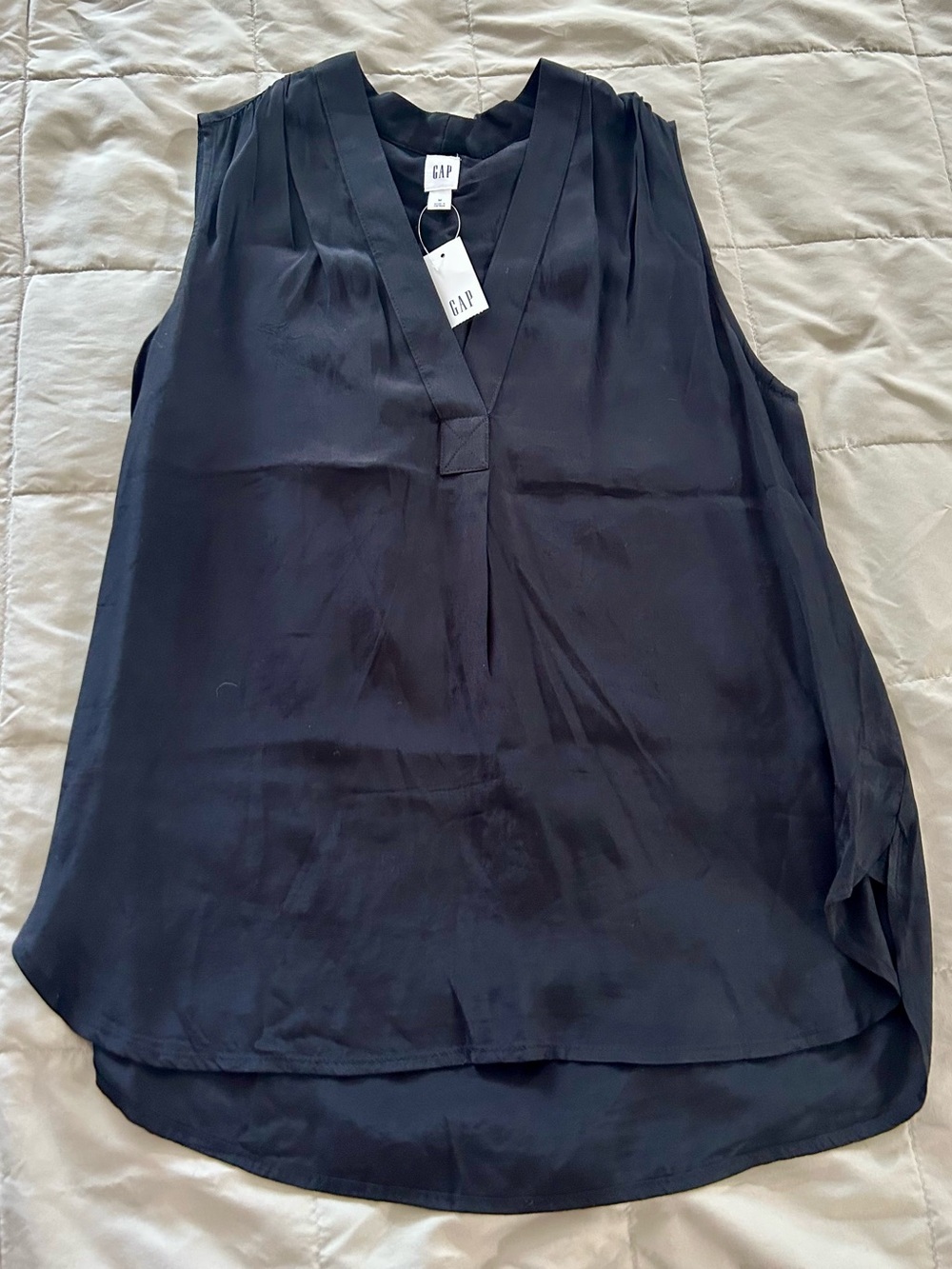 GAP Black Sleeveless V-Neck Blouse, Women’s Medium, 100% Viscose, NWT